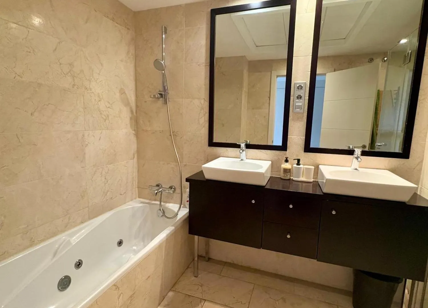 Premium Luxury Casares Del Mar Apartment